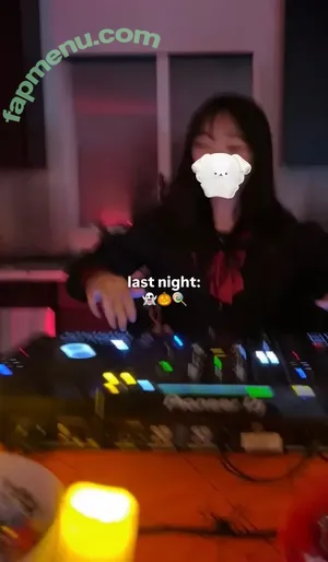 Toma / sliceoftoma / toma_officiel nude photo #0042