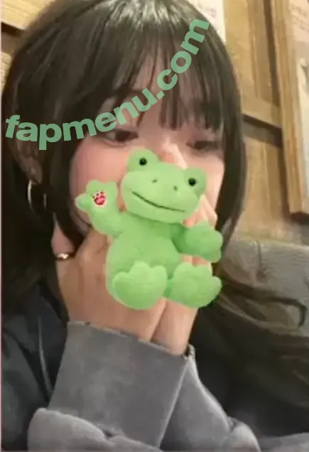 Toma nude photo #0044 (sliceoftoma / toma_officiel)