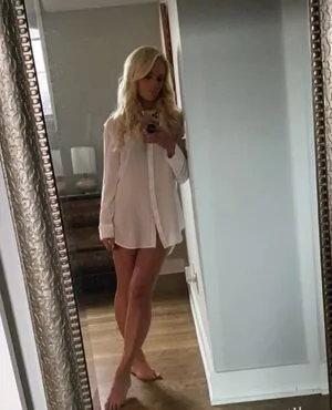 Tomi Lahren / lahrenlemons / tomilahren nude photo #0028