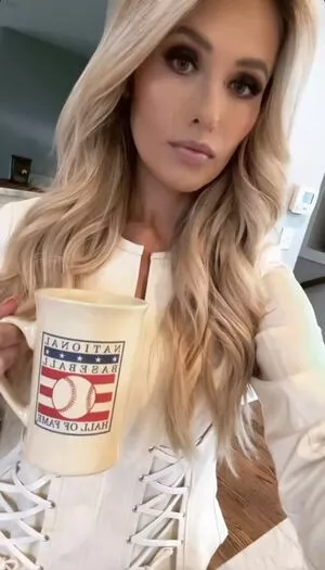 Tomi Lahren / lahrenlemons / tomilahren nude photo #0039