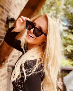 Tomi Lahren / lahrenlemons / tomilahren nude photo #0125