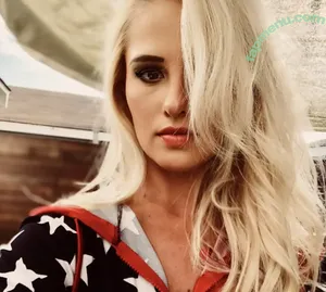 Tomi Lahren / tomilahren nude photo #0192