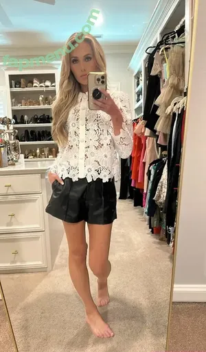 Tomi Lahren / tomilahren nude photo #0239