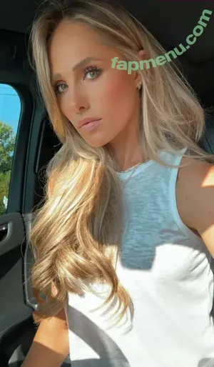 Tomi Lahren / tomilahren nude photo #0245