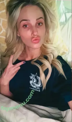 Tomi Lahren / tomilahren nude photo #0341