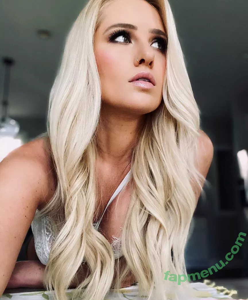 Tomi Lahren nude photo #0124 (lahrenlemons / tomilahren)