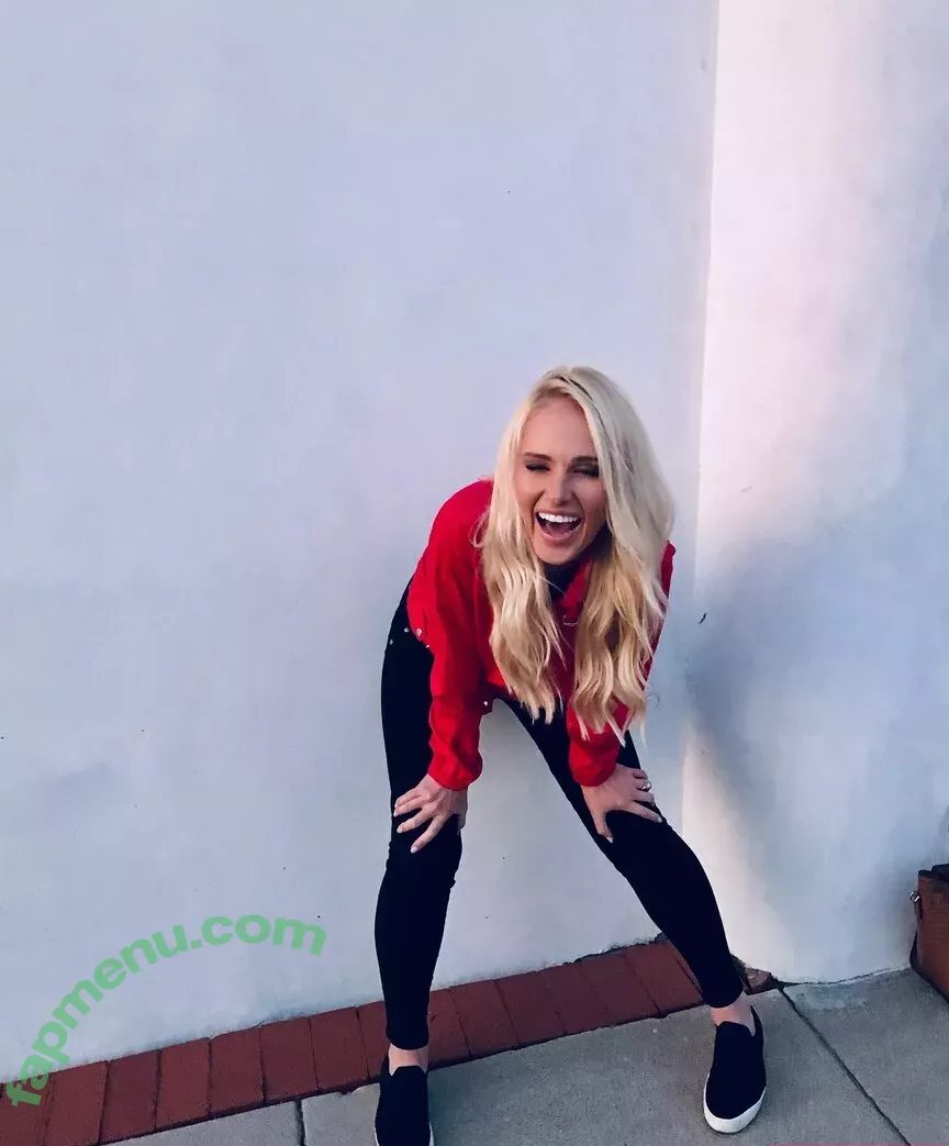 Tomi Lahren nude photo #0148 (lahrenlemons / tomilahren)