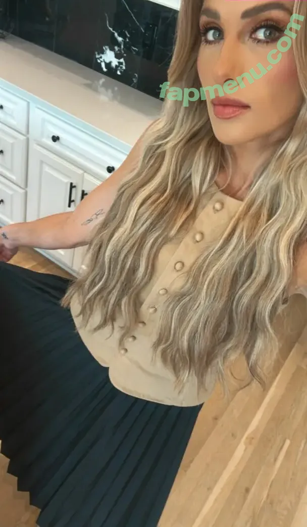 Tomi Lahren nude photo #0229 (tomilahren)