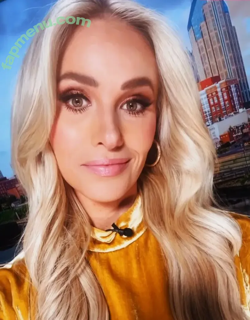 Tomi Lahren nude photo #0304 (tomilahren)