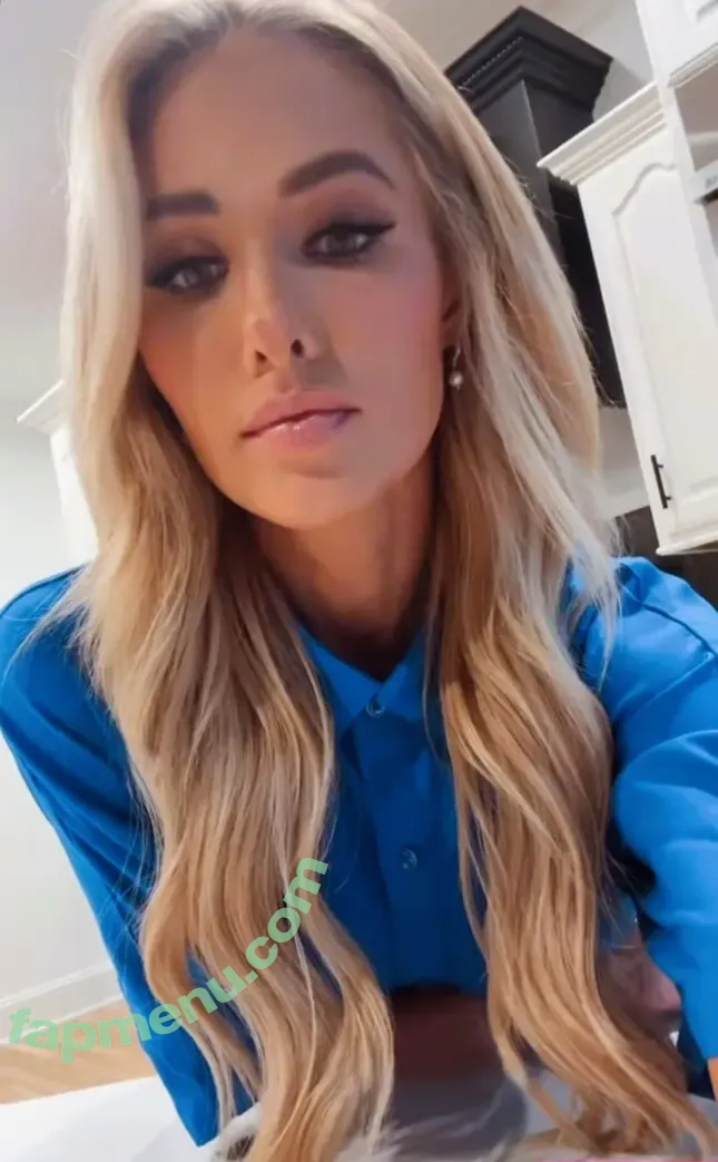 Tomi Lahren nude photo #0313 (tomilahren)