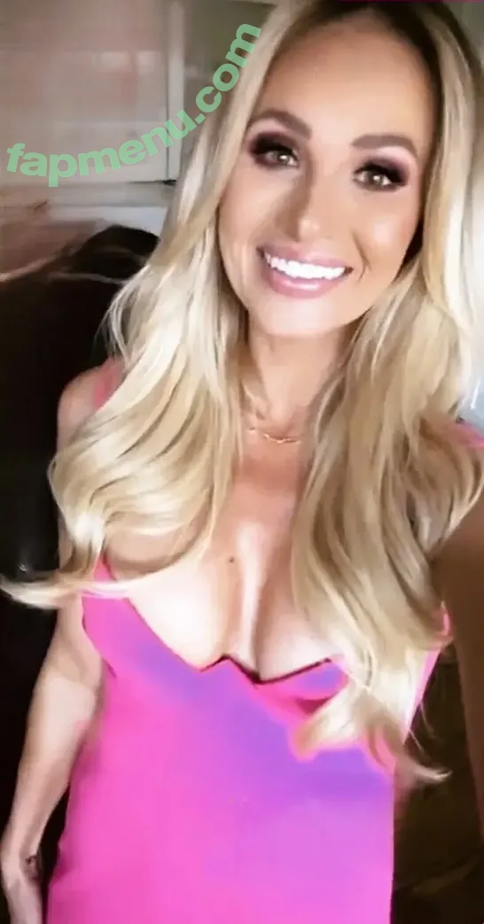 Tomi Lahren nude photo #0319 (tomilahren)