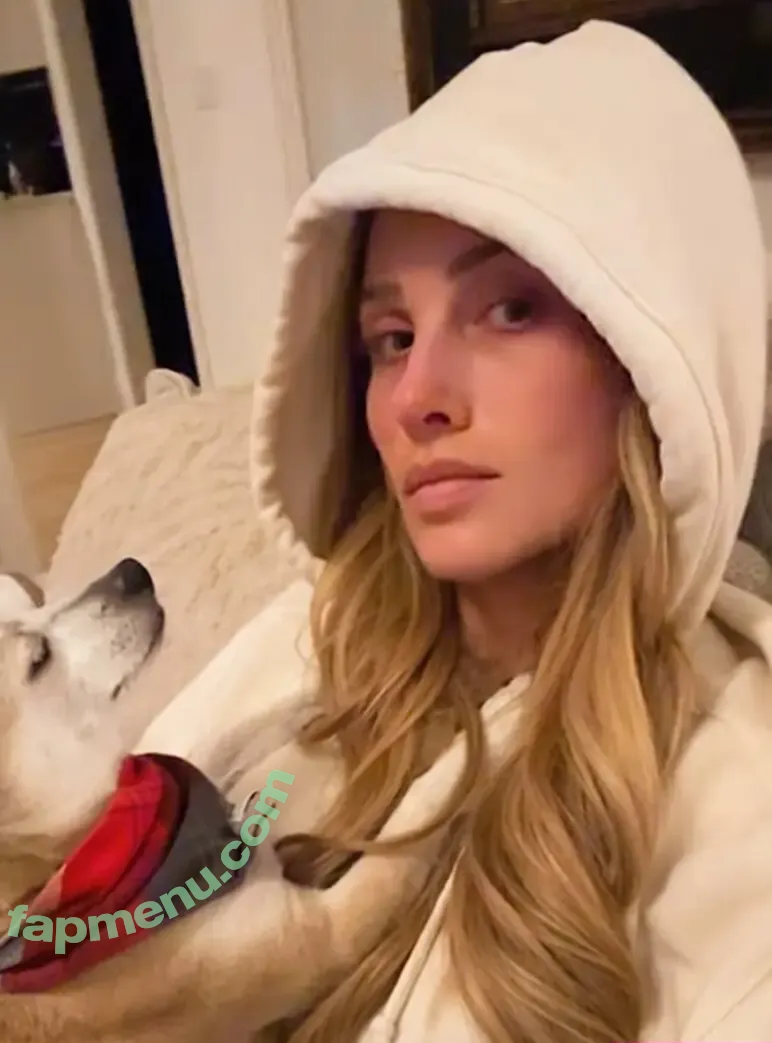 Tomi Lahren nude photo #0336 (tomilahren)