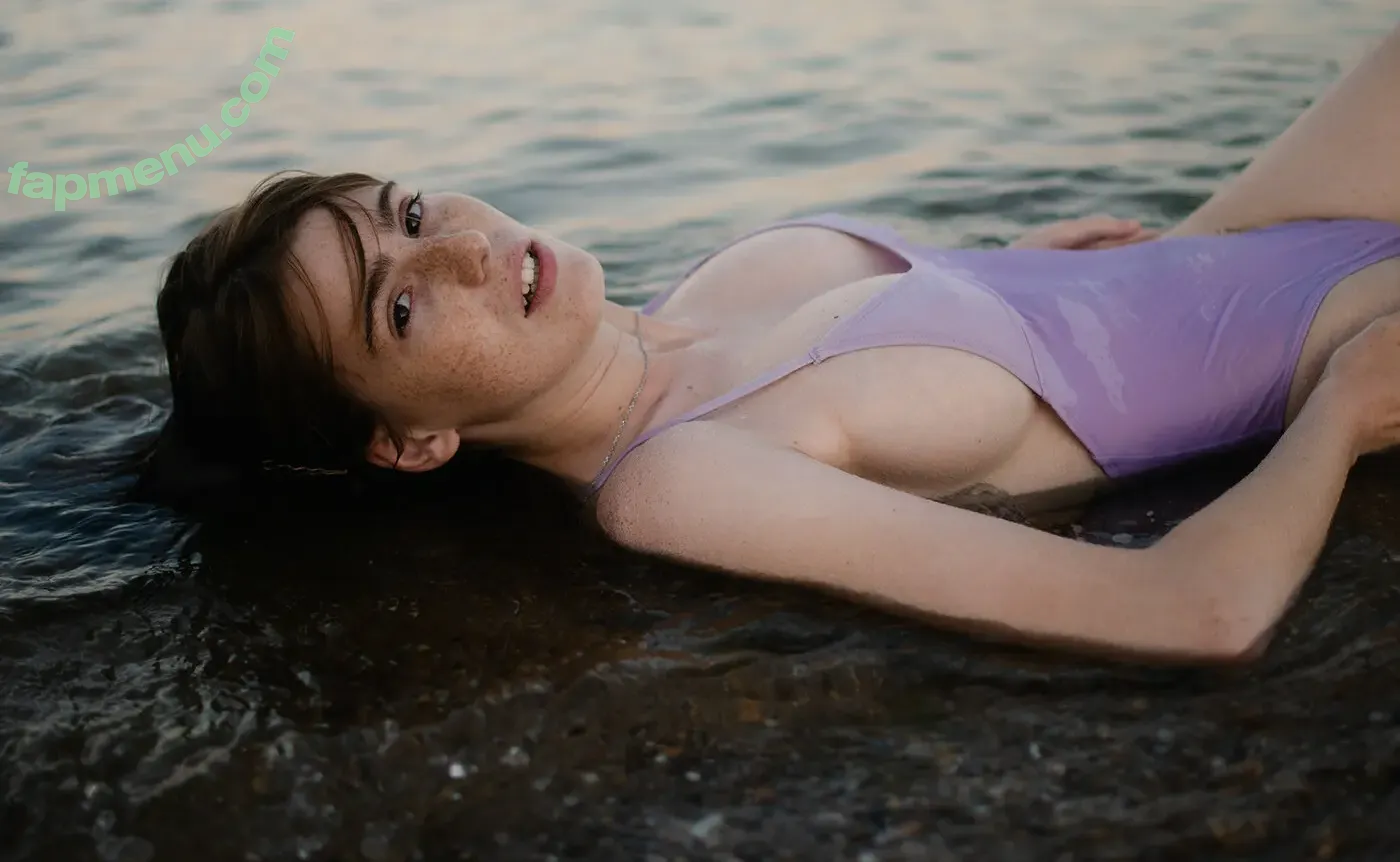 Toneeeeeek nude photo #0027 (Dziuba Antonina / silktmadam)
