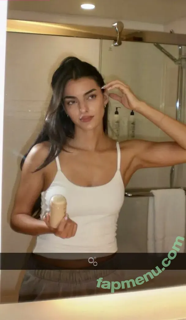 Toni Breidinger nude photo #0187 (tonibreidinger)