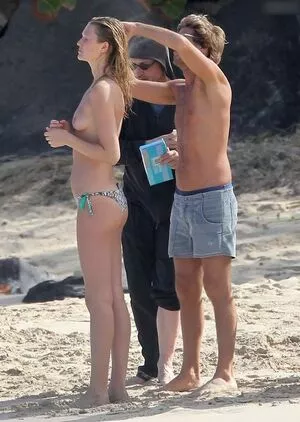 Toni Garrn / tonigarrn nude photo #0340