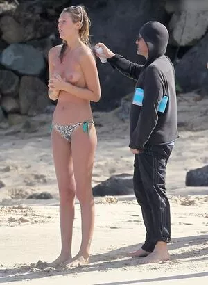 Toni Garrn / tonigarrn nude photo #0343