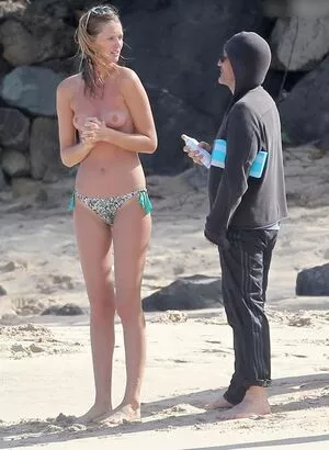Toni Garrn / tonigarrn nude photo #0345