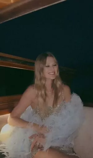 Toni Garrn / tonigarrn nude photo #0453