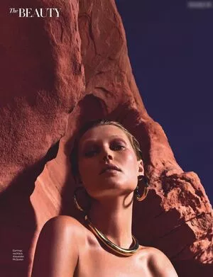 Toni Garrn / tonigarrn nude photo #0484