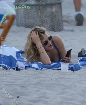 Toni Garrn / tonigarrn nude photo #0692