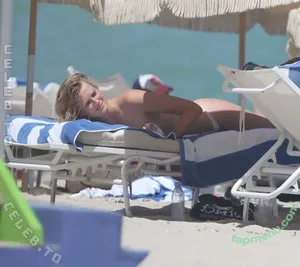 Toni Garrn / tonigarrn nude photo #0695