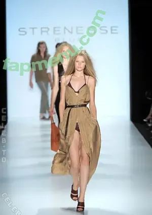 Toni Garrn / tonigarrn nude photo #0710