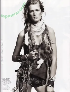 Toni Garrn / tonigarrn nude photo #0727