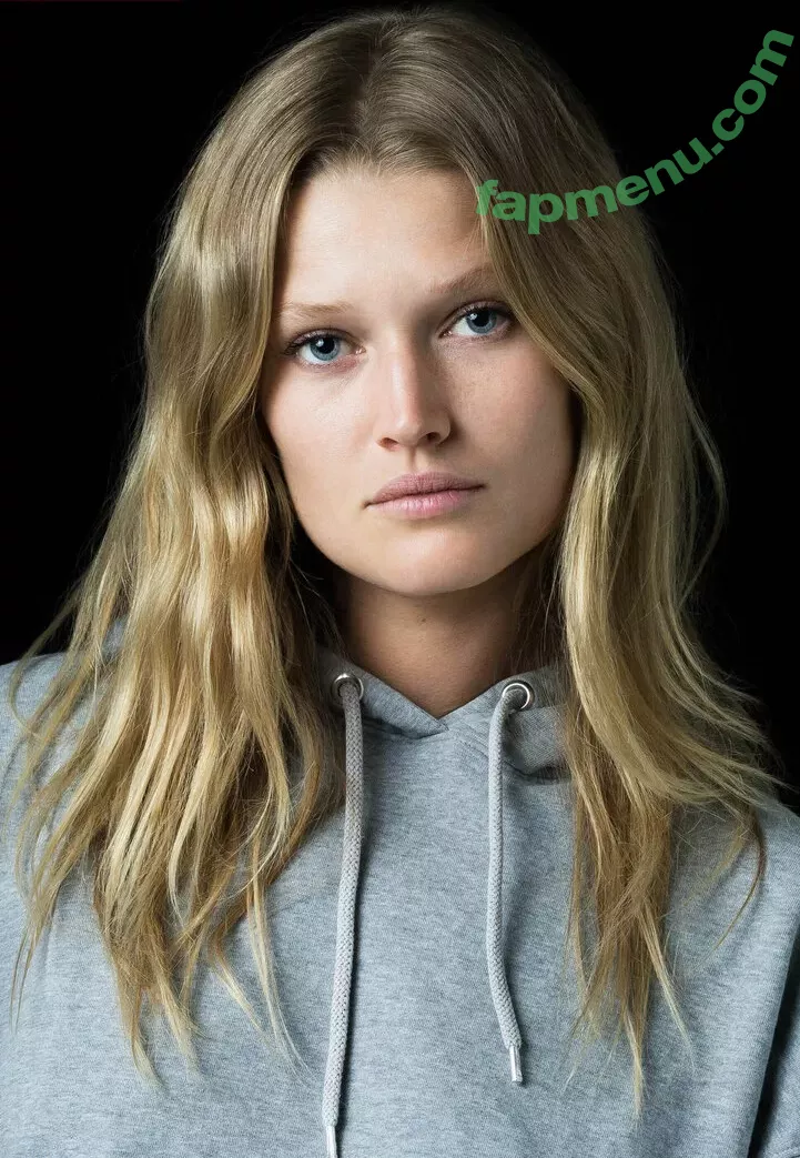 Toni Garrn nude photo #0004 (tonigarrn)