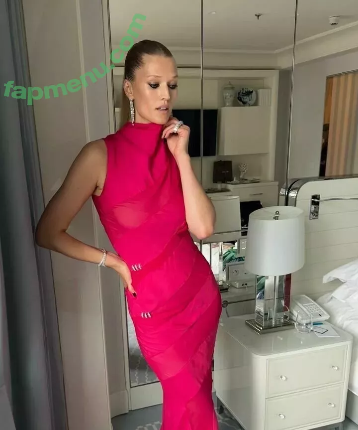 Toni Garrn nude photo #0018 (tonigarrn)