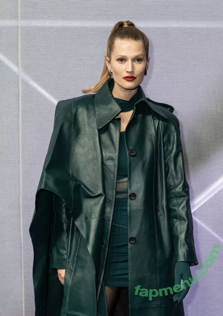 Toni Garrn nude photo #0052 (tonigarrn)