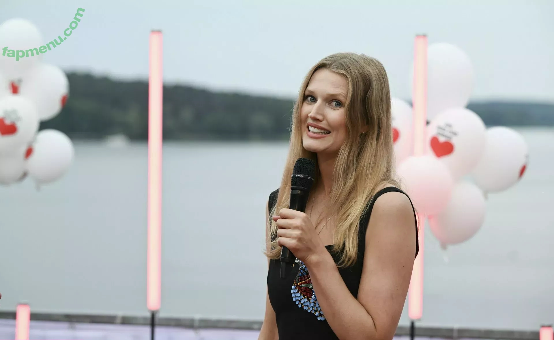 Toni Garrn nude photo #0056 (tonigarrn)