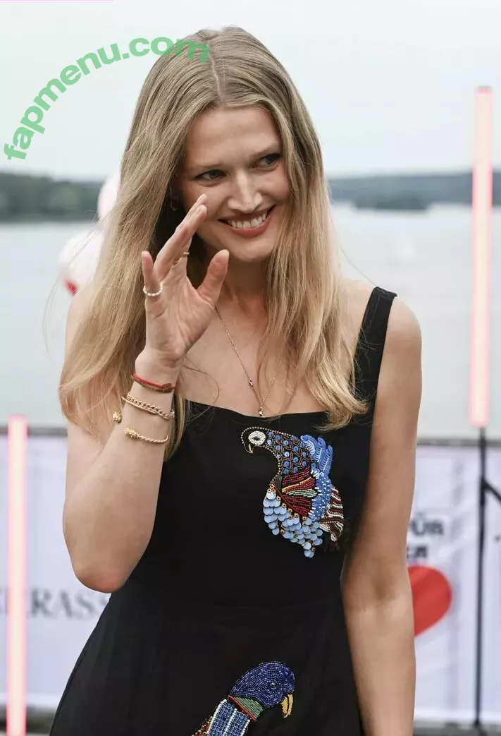 Toni Garrn nude photo #0057 (tonigarrn)