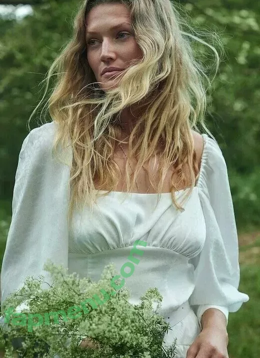 Toni Garrn nude photo #0190 (tonigarrn)