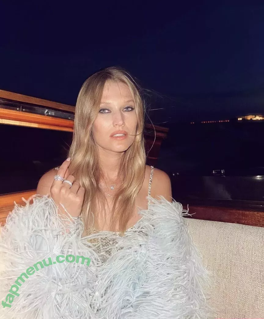 Toni Garrn nude photo #0454 (tonigarrn)