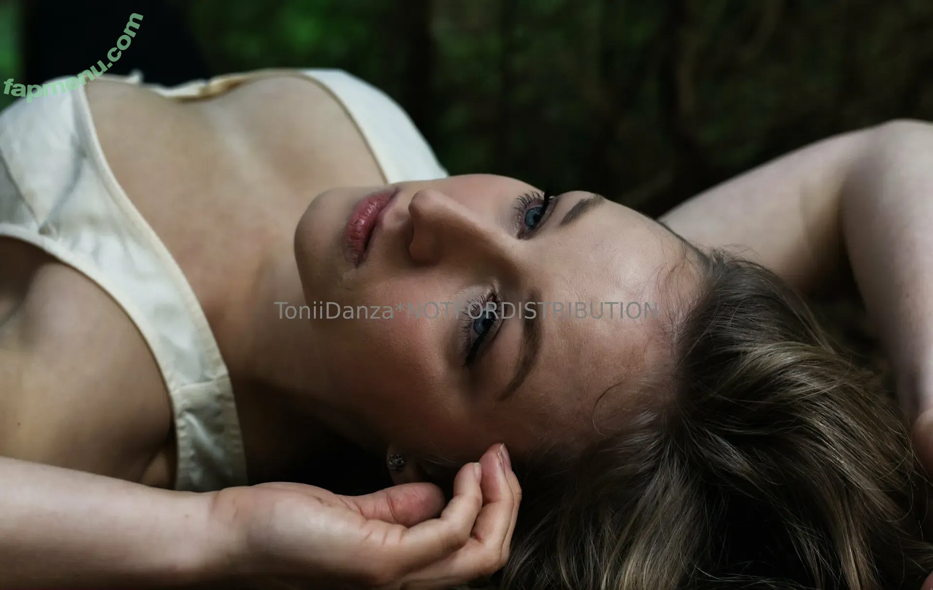 toniidanza nude photo #0036 (tonidanza)
