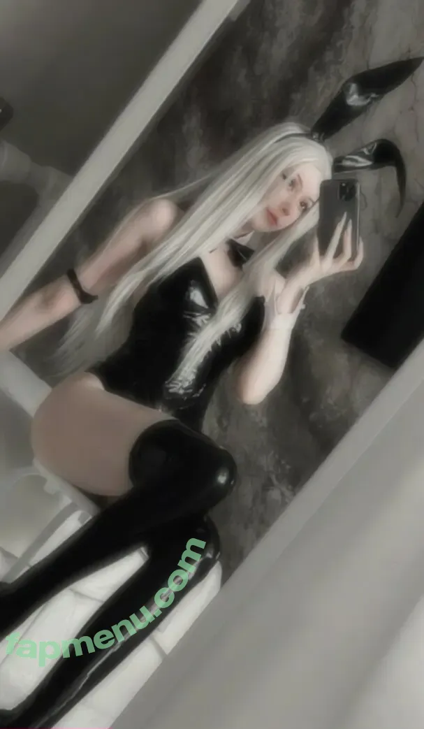 Tontsacu.ra nude photo #0010 (tontsacura)