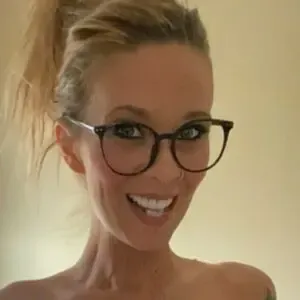 Tonyan2d / badcandyy nude photo #0004