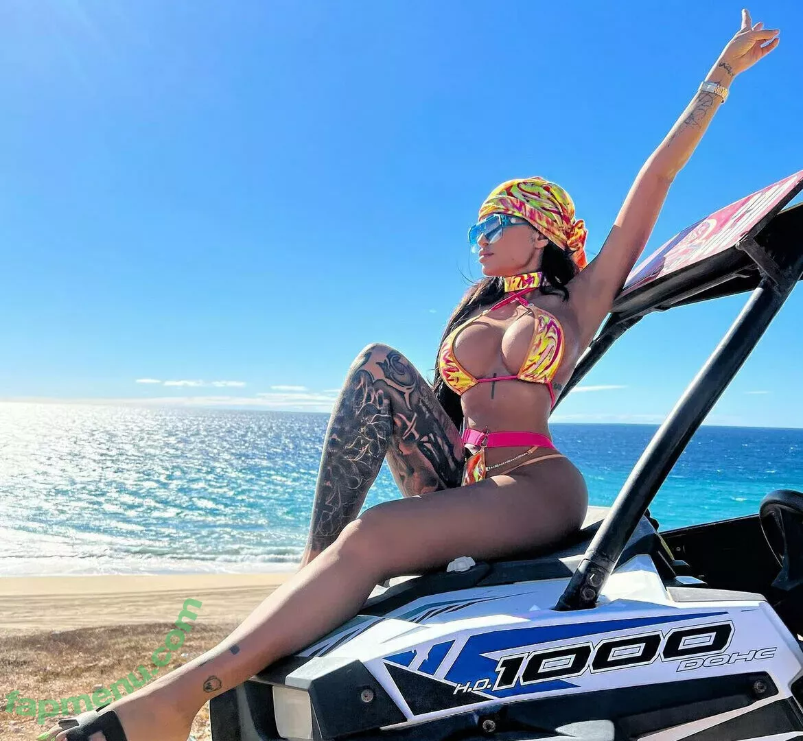 toochis_world nude photo #0001 (toochis_world)