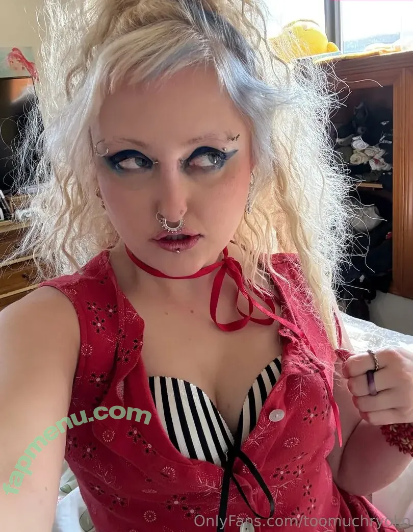 toomuchryoko nude photo #0011 (toomuchryoko)