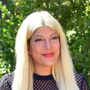 Tori Spelling i page