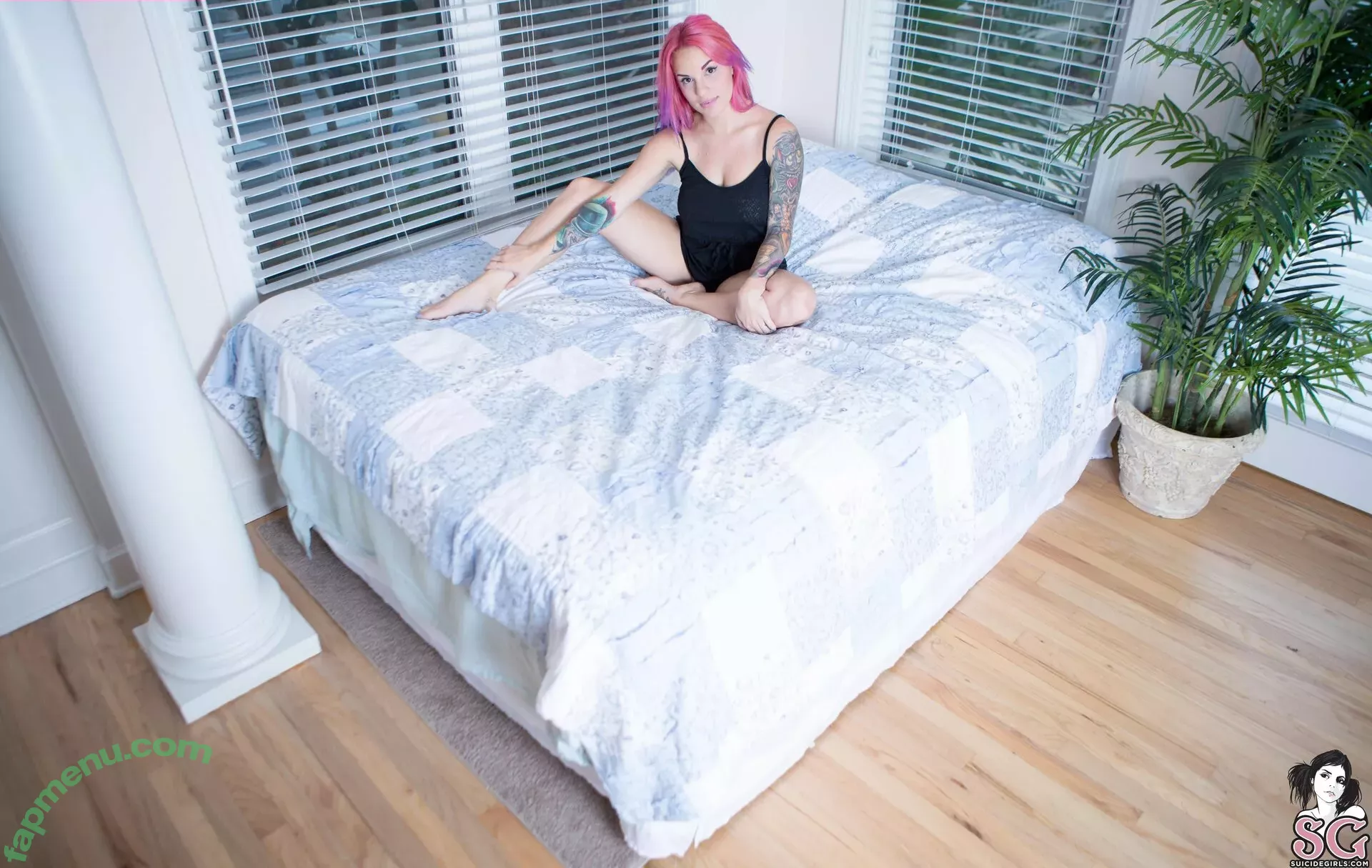 Torie Suicide nude photo #0119 (mermaidtorie / thattoriegirl / toriestoes / toriesuicide)