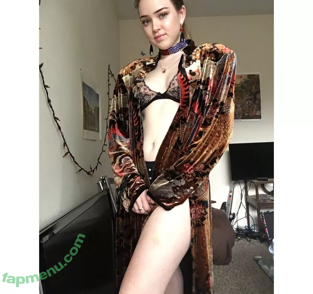 torijayeaglestone nude photo #0079 (Depop / torijayeaglestonex)