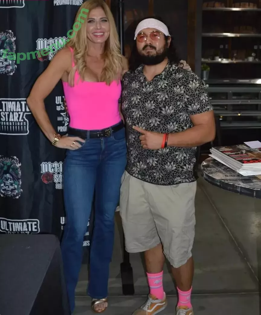 Torrie Wilson nude photo #1948 (Torrie11 / torriewilson)