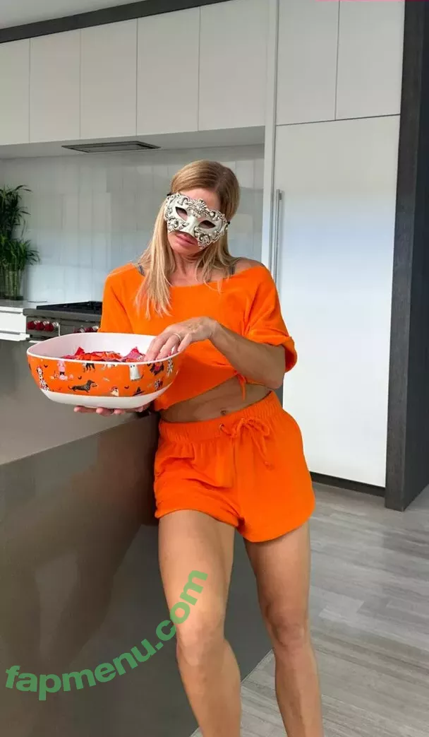 Torrie Wilson nude photo #1953 (Torrie11 / torriewilson)