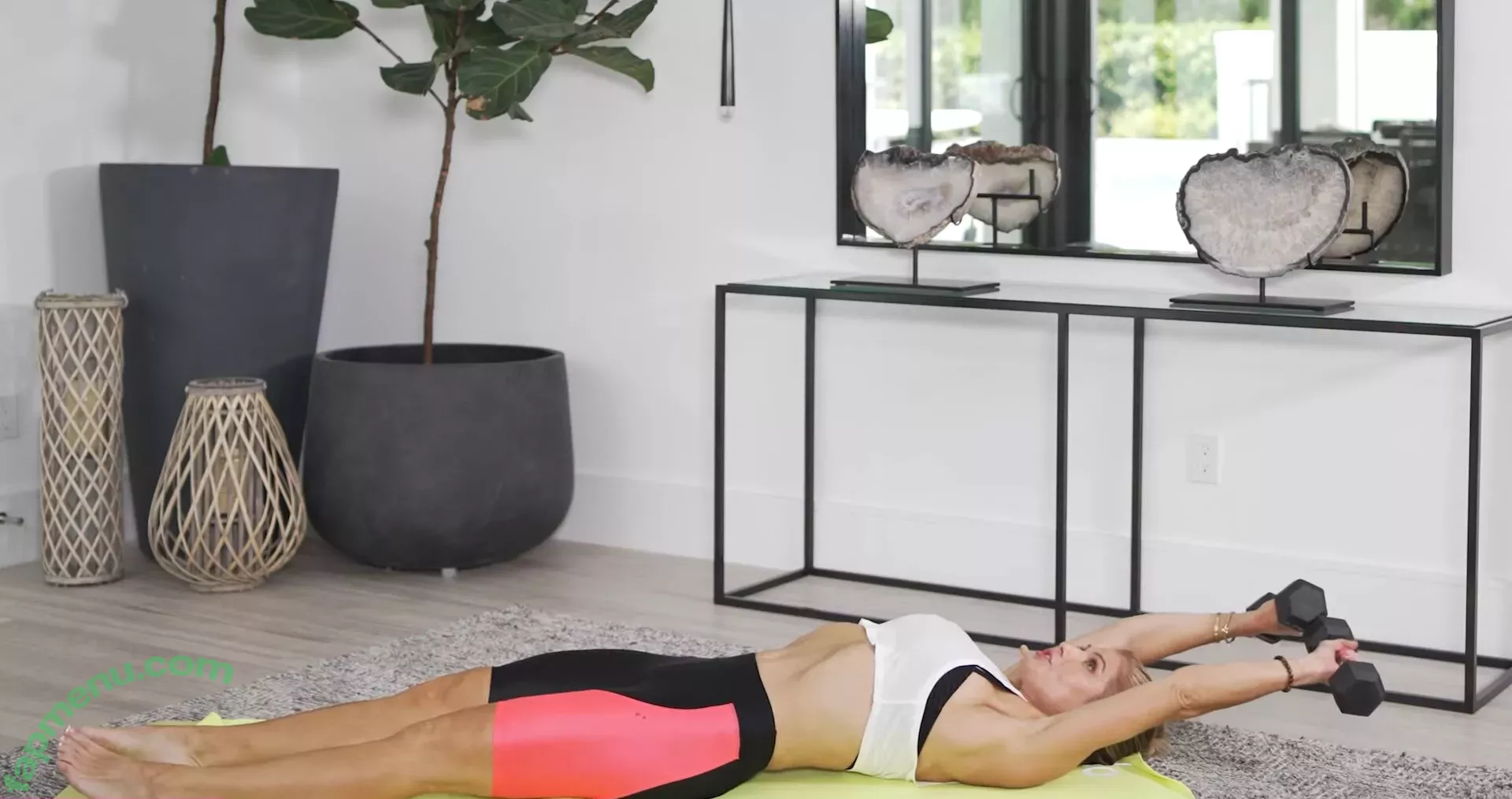 Torrie Wilson nude photo #1973 (Torrie11 / torriewilson)