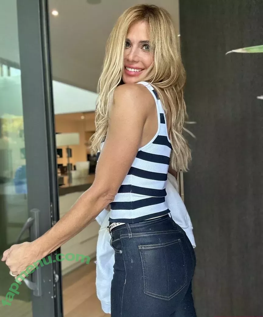 Torrie Wilson nude photo #2028 (Torrie11 / torriewilson)