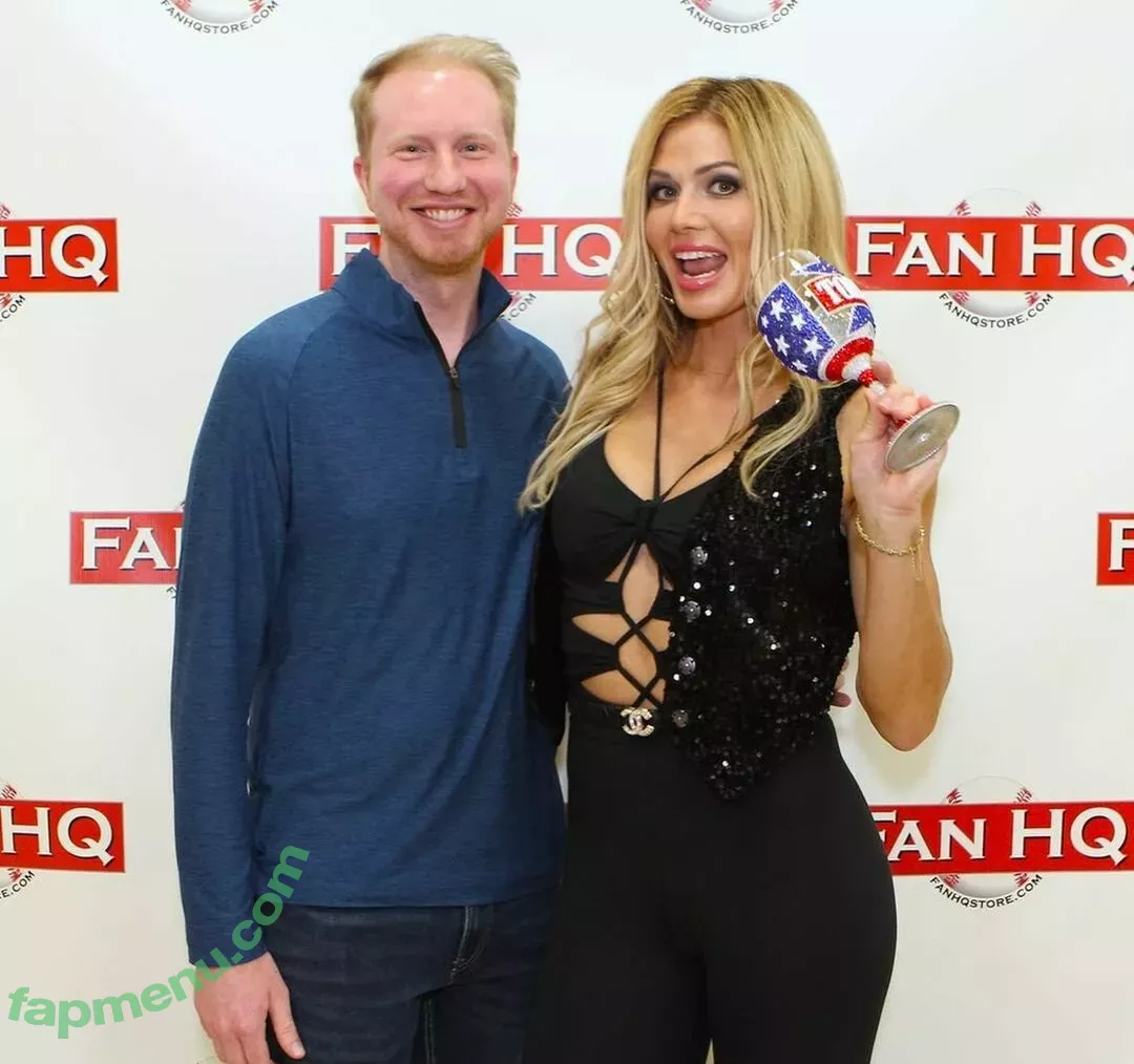 Torrie Wilson nude photo #2036 (Torrie11 / torriewilson)