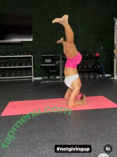 Torrie Wilson nude photo #2064 (Torrie11 / torriewilson)