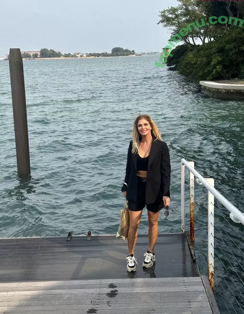 Torrie Wilson nude photo #2117 (Torrie11 / torriewilson)