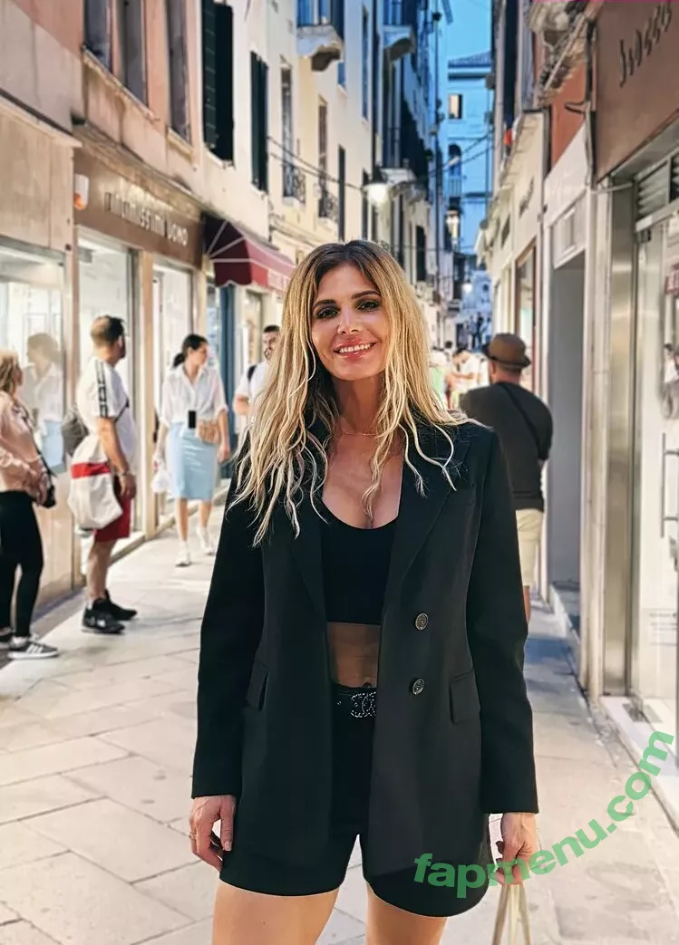 Torrie Wilson nude photo #2121 (Torrie11 / torriewilson)